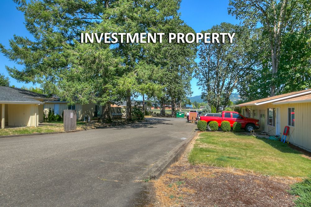 Hawthorne & Elliott: 1300 & 1302 N. Elliott Rd & 2504 & 2500-2507 Hawthorne Dr., Newberg, OR 97132